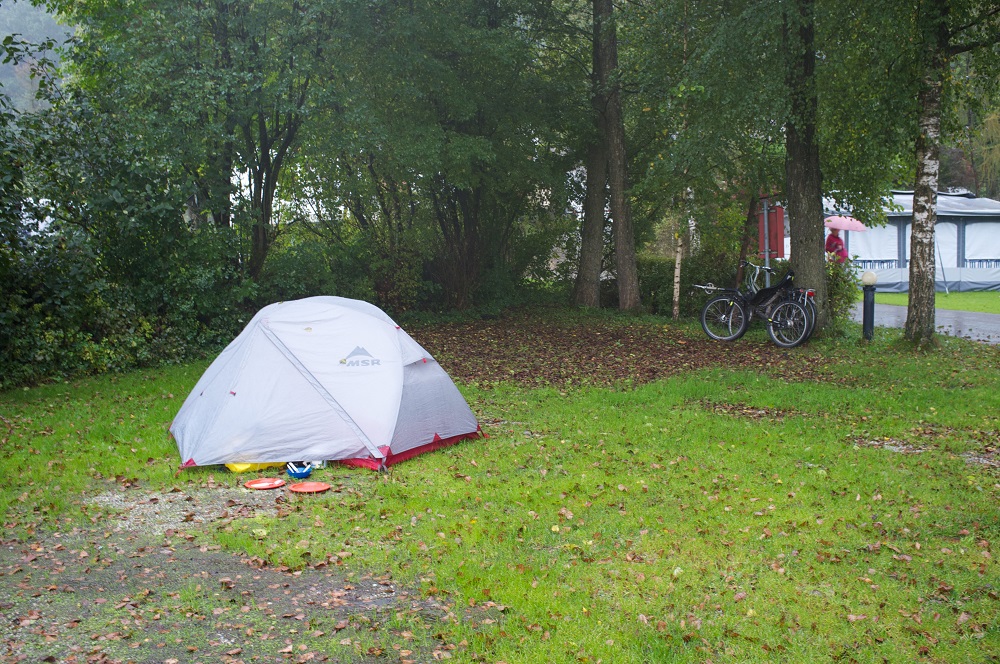 Camping Stein Onze tent in de regen op camping Stein aan de Simssee