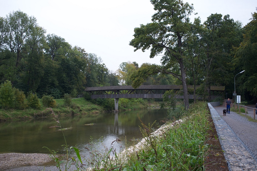 Route D11 Een overdekte brug in fietsroute D11