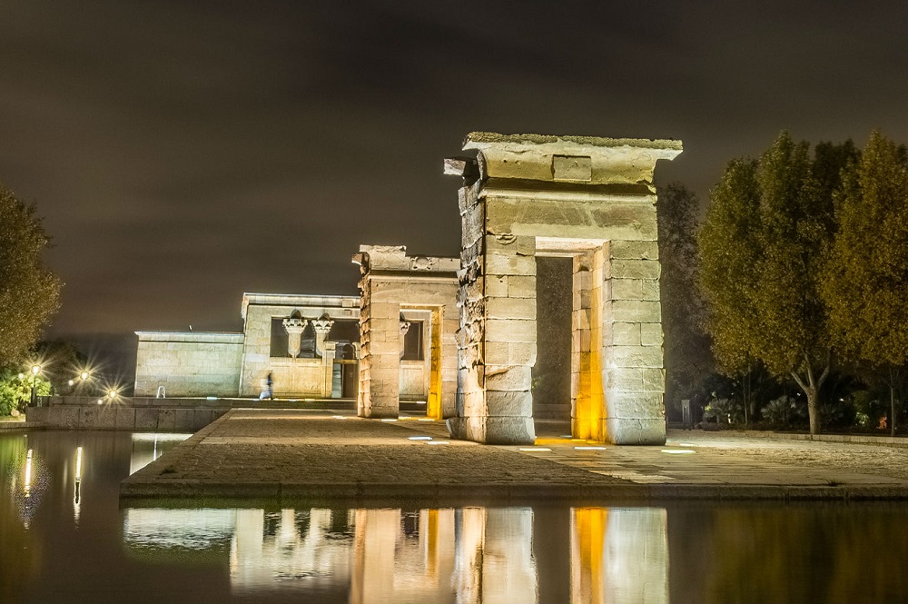 Temple de Debod, Madrid De Egyptische tempel uit Debod (Temple de Debod) bij nacht, te Madrid