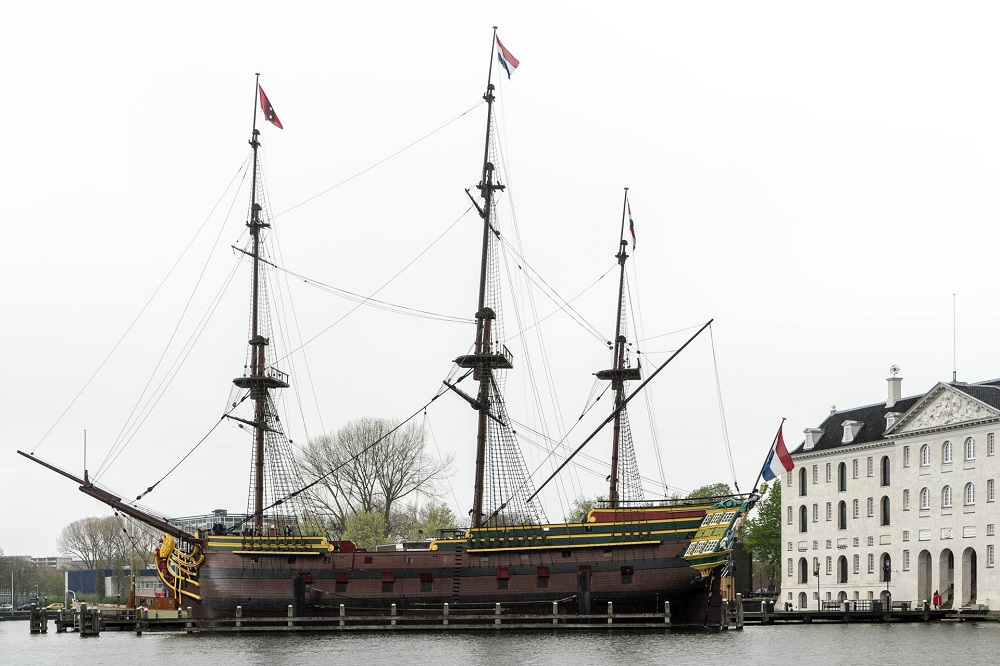 VOC-schip Amsterdam De replica van De Amsterdam voor het Scheepvaartmuseum te Amsterdam